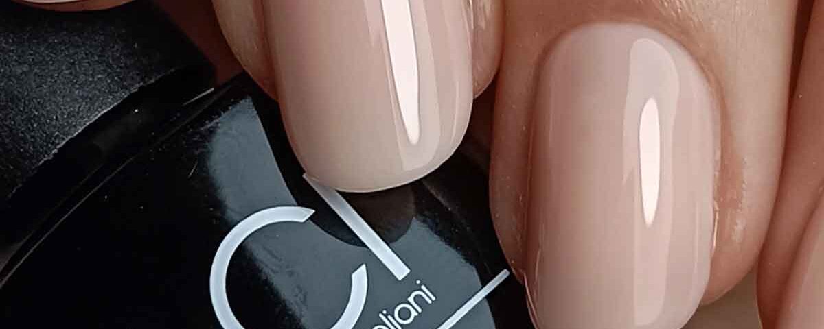 Manichiură semipermanentă clasică