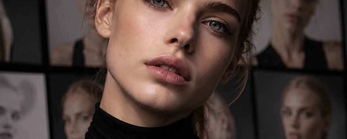 Model virtual analizat prin casting digital, fotografie, make-up, styling și selecție vizuală